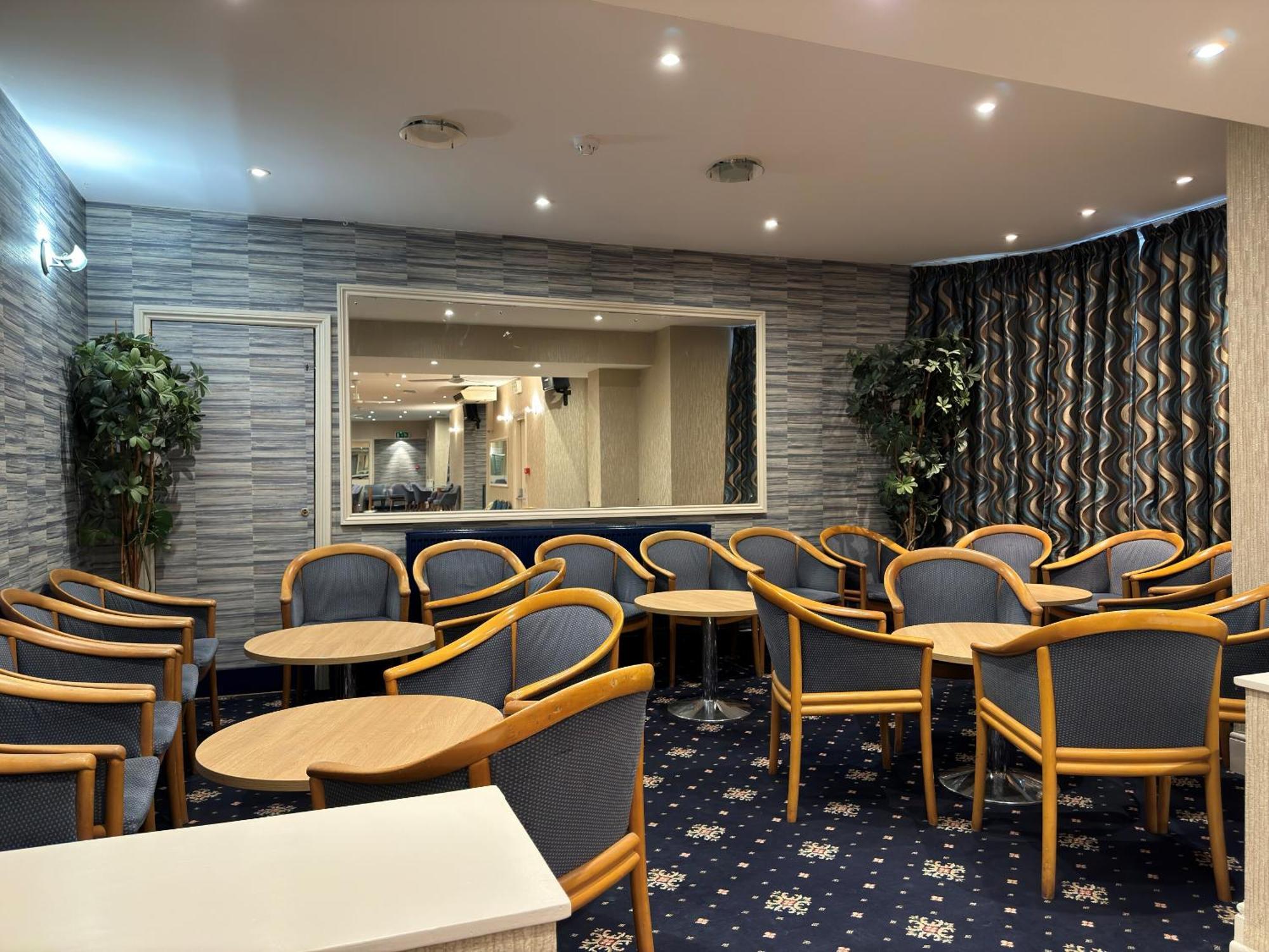Haddon Hall Hotel Истборн Екстериор снимка