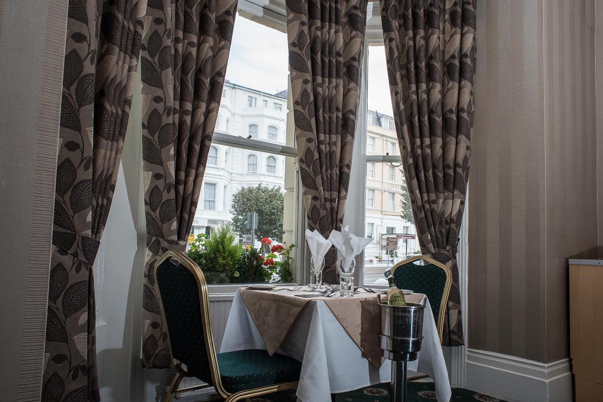 Haddon Hall Hotel Истборн Екстериор снимка
