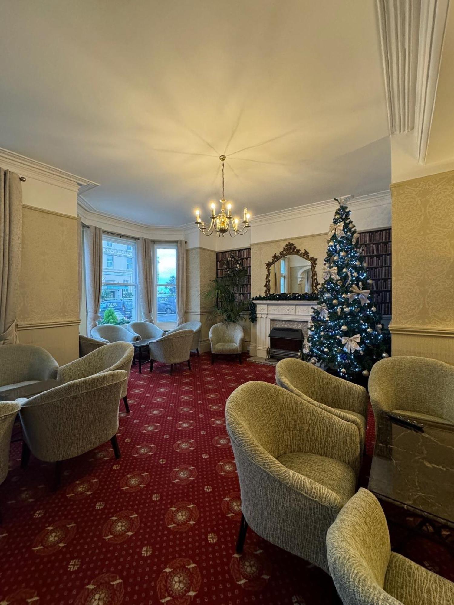 Haddon Hall Hotel Истборн Екстериор снимка