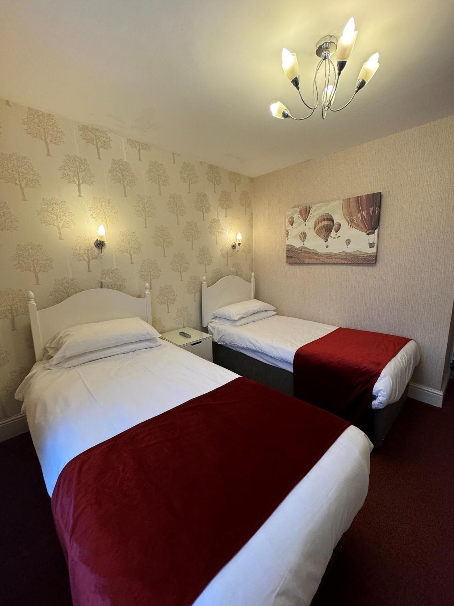 Haddon Hall Hotel Истборн Стая снимка