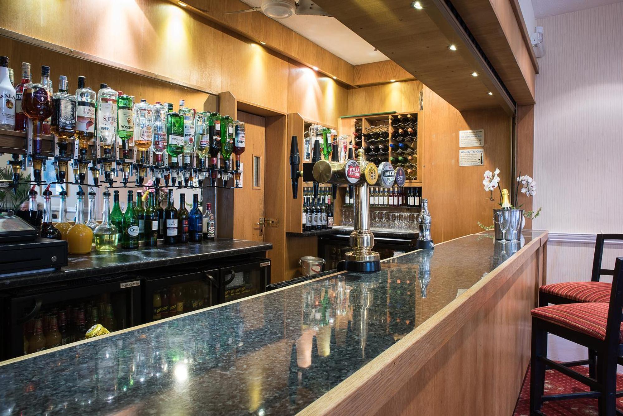 Haddon Hall Hotel Истборн Екстериор снимка