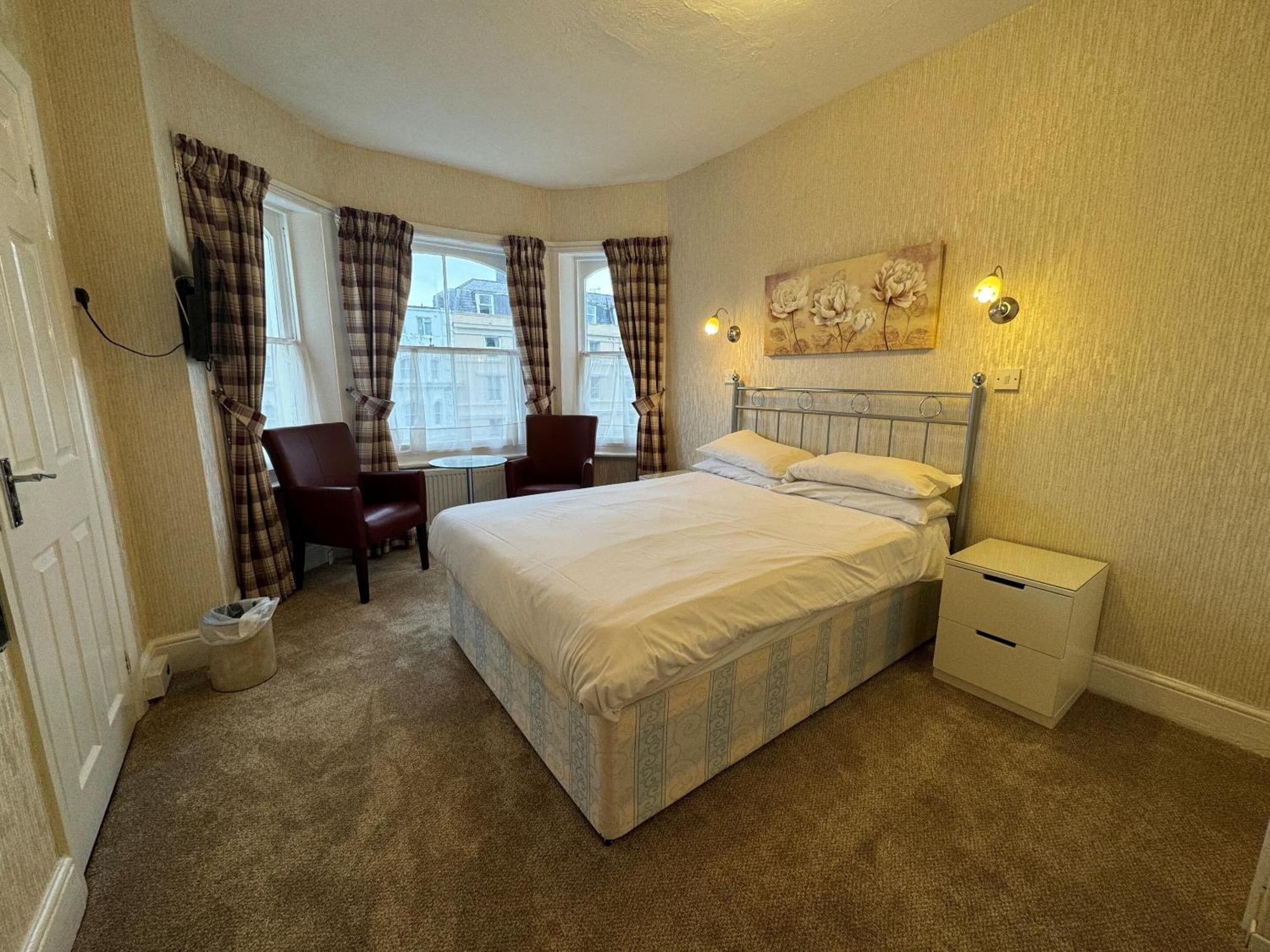 Haddon Hall Hotel Истборн Стая снимка