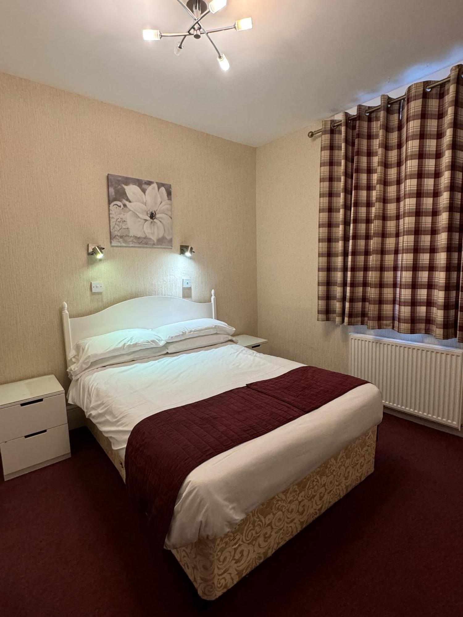 Haddon Hall Hotel Истборн Стая снимка